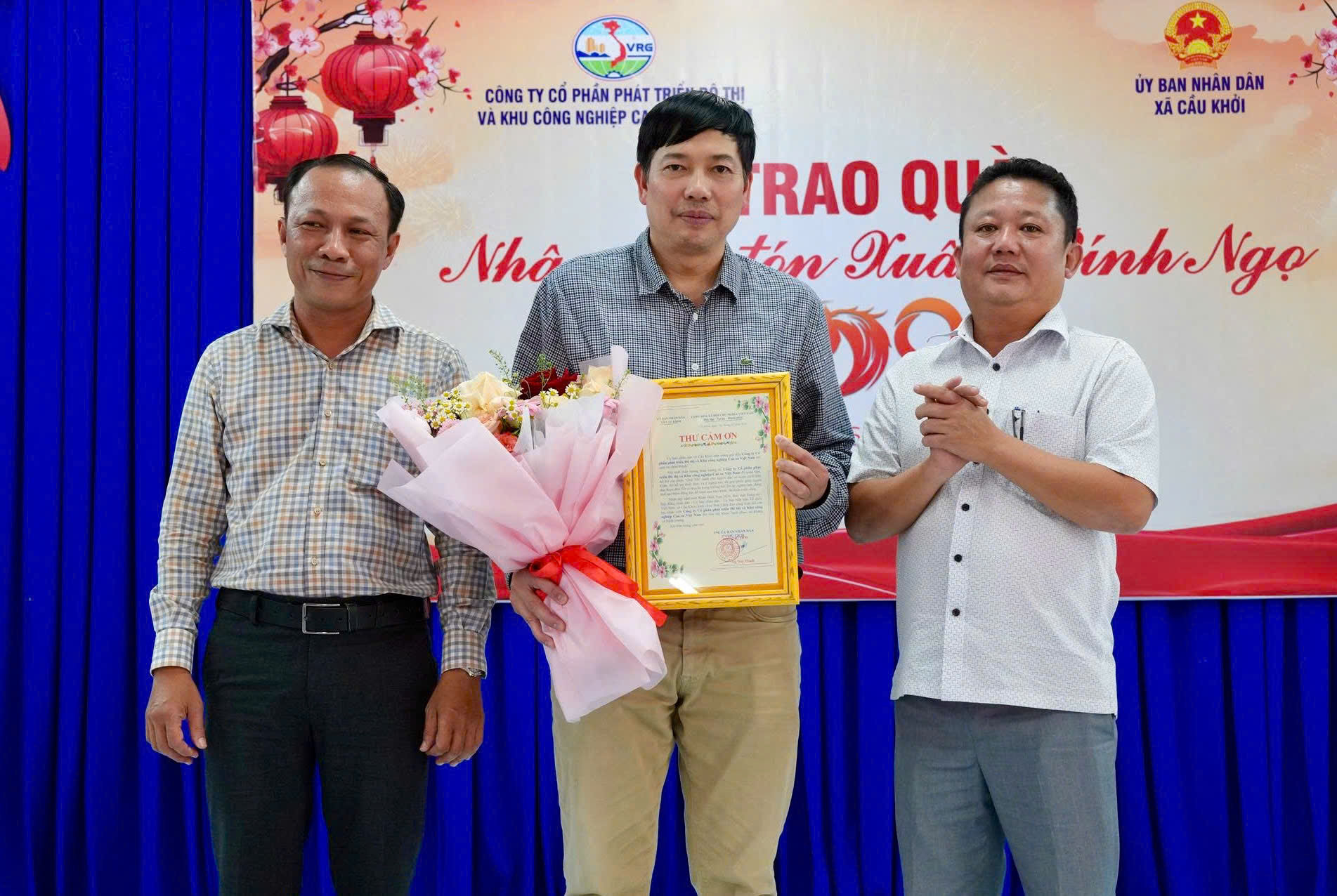 Công ty Cổ phần Phát triển đô thị và Khu công nghiệp Cao su Việt Nam tặng 950 suất quà Tết cho người nghèo